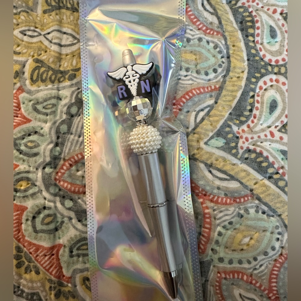 Customize pen done by my 13 year old for her school field trip this year to Wash